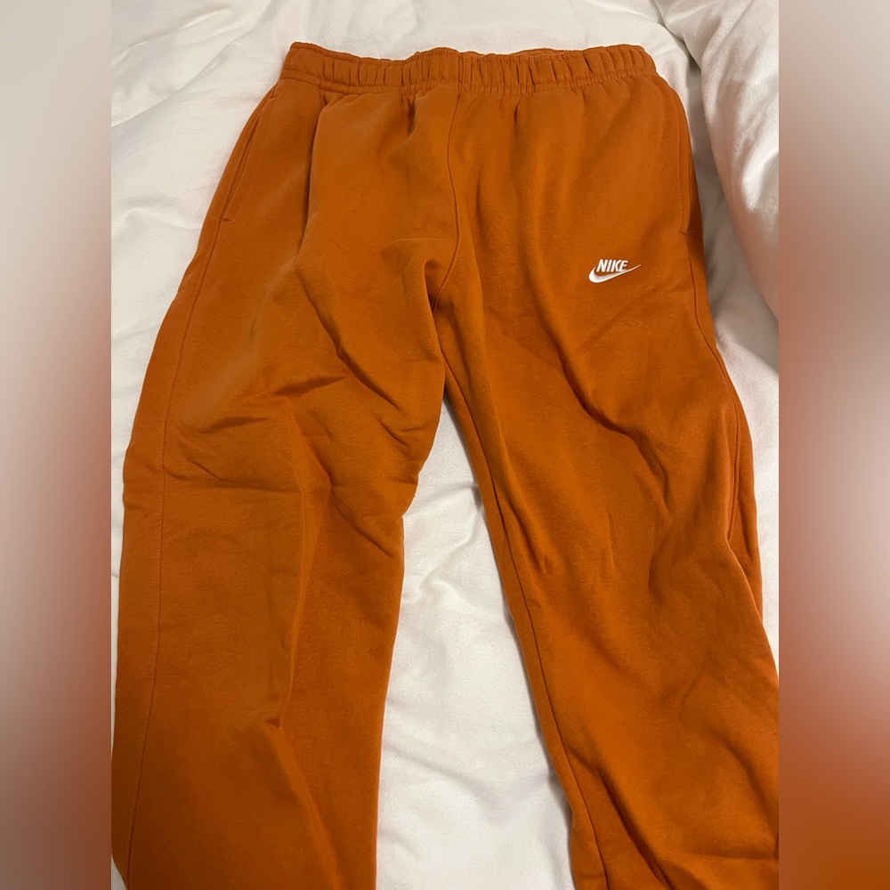 NIKE SWEATPANTS!!